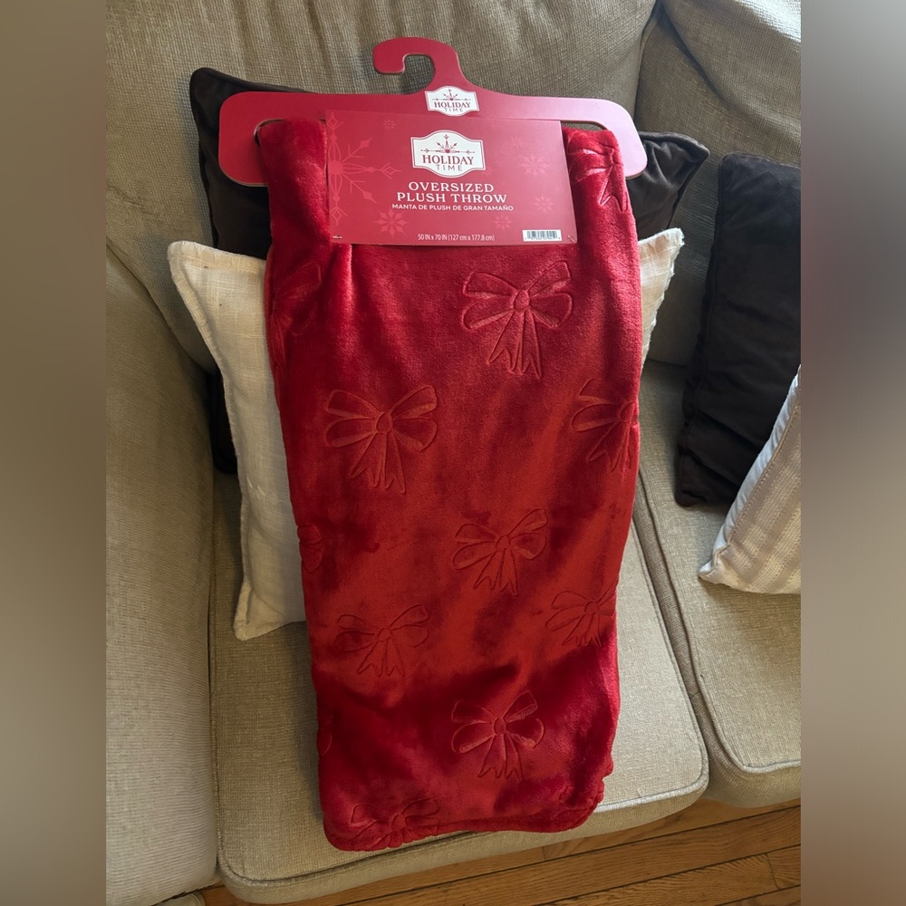 Holiday Time Red Plush Throw with Bow Pattern